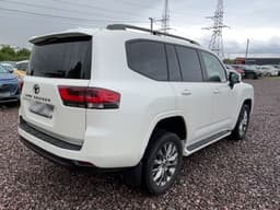 Toyota Land Cruiser 300 - 3