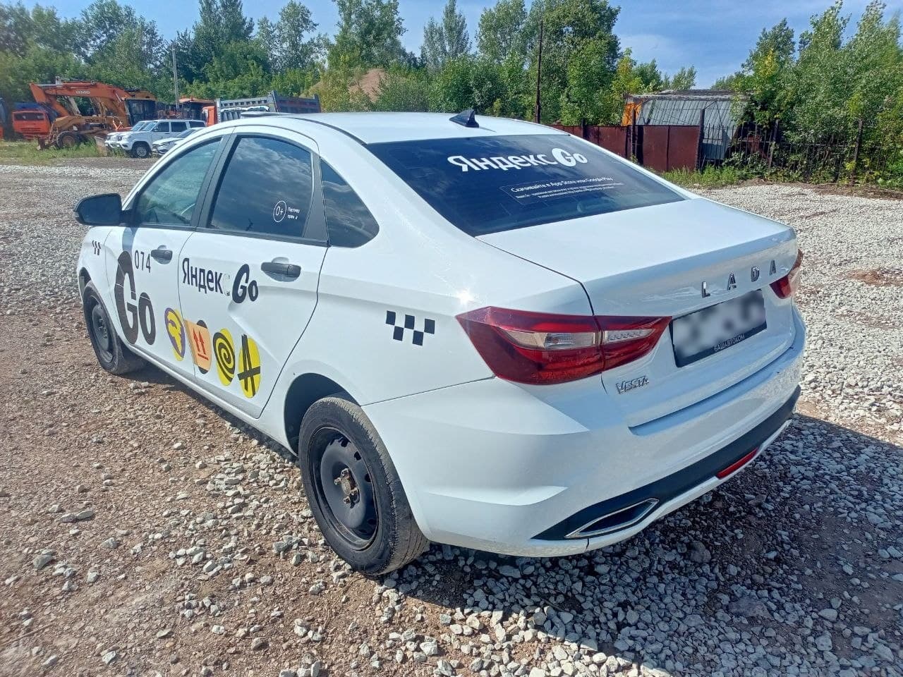 Lada Vesta седан - 4