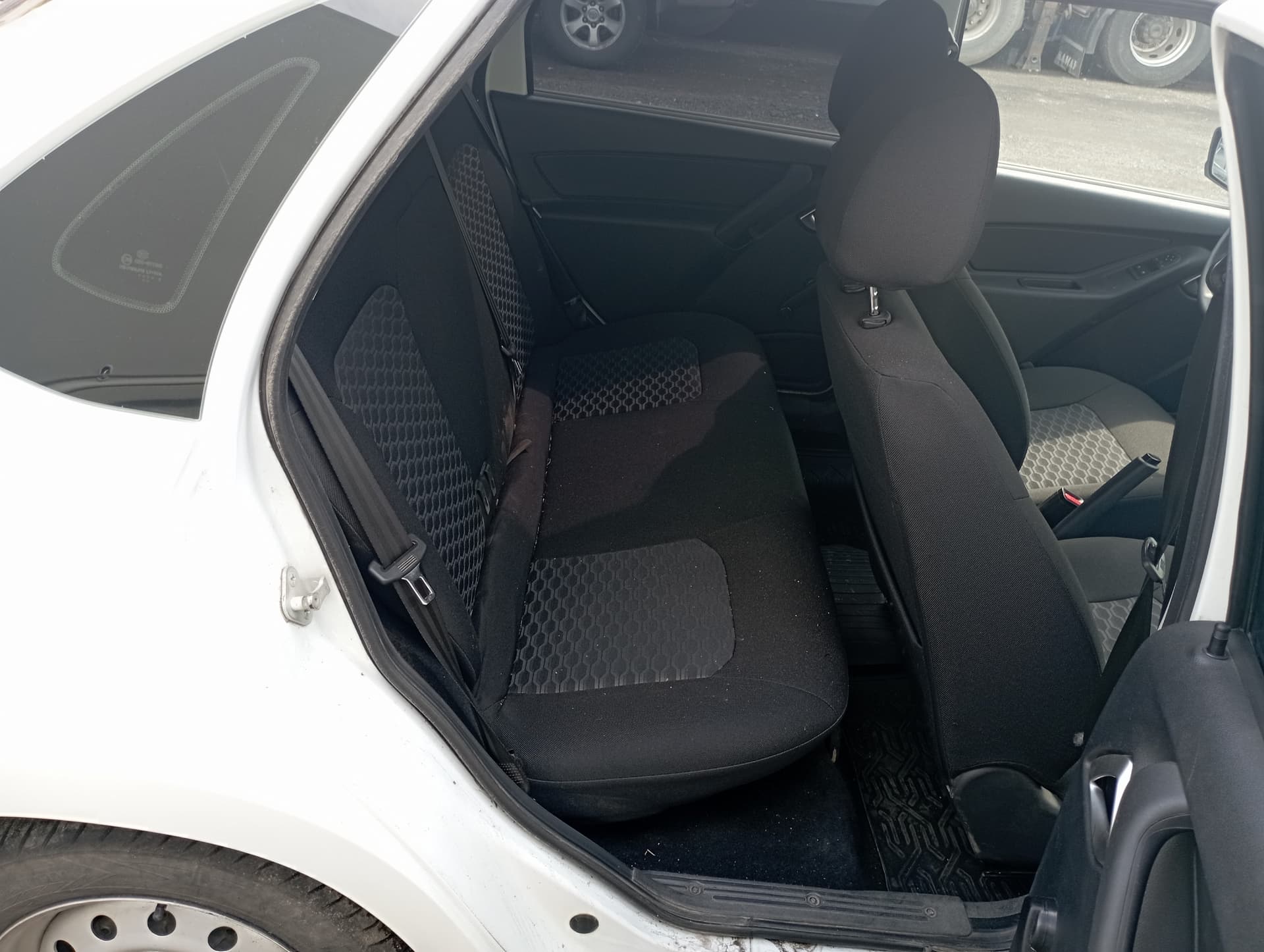 Lada Granta седан - 8