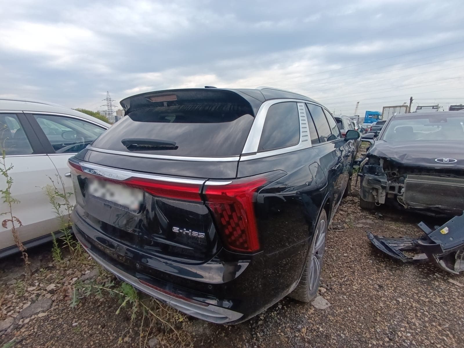 Hongqi E-HS9 - 3