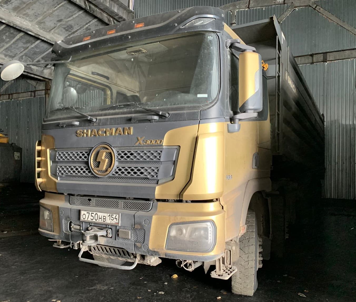 Shacman (Shaanxi) SX33186T366С 8X4 Самосвал - 1