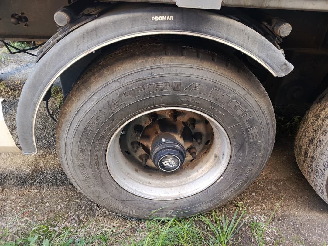 Прицепы Юга 9255 Полуприцеп зерновоз - 4
