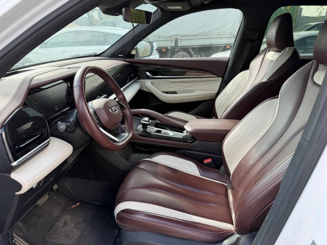 Geely Monjaro - 6
