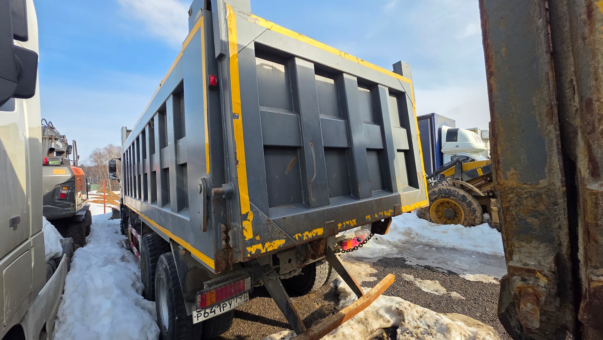 Dongfeng KC 8x4 Самосвал - 4