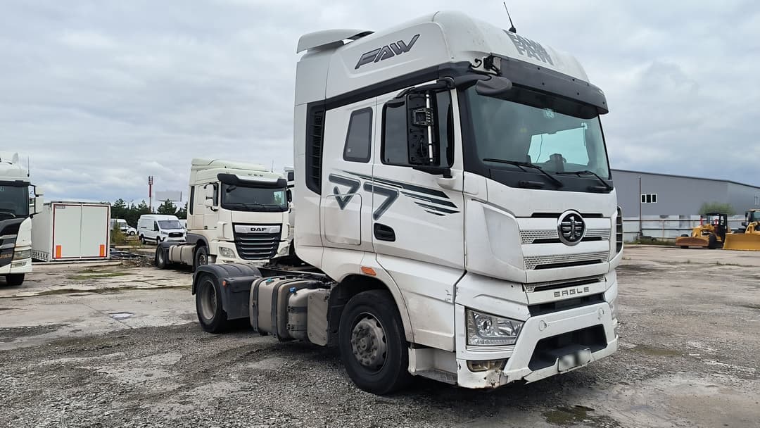 FAW J7 4x2 Седельный тягач - 2