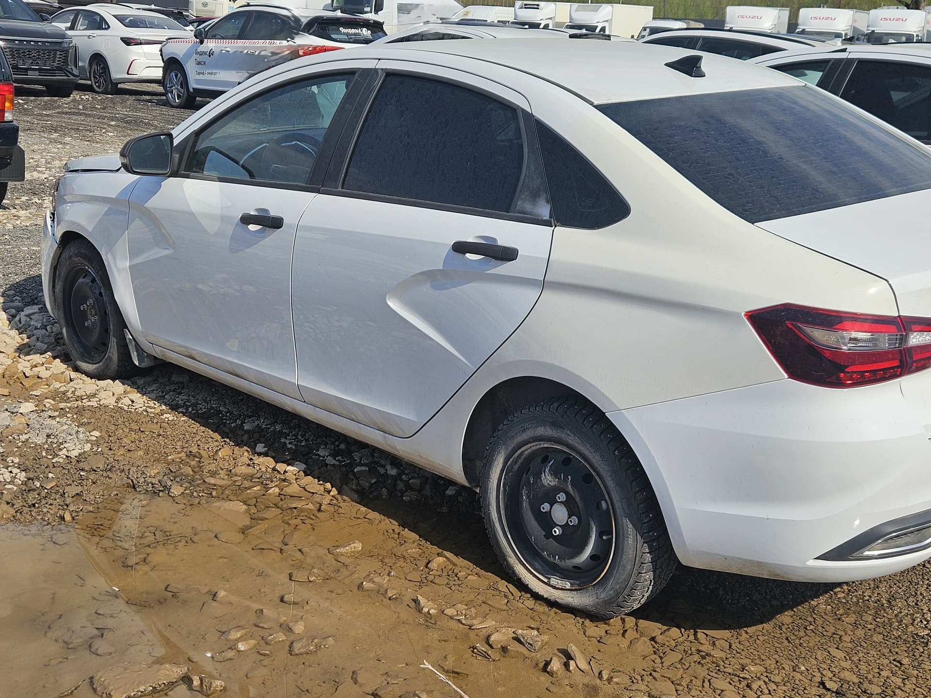 Lada Vesta седан - 4