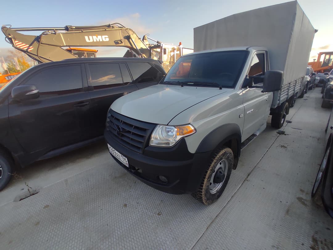 UAZ Profi - 1