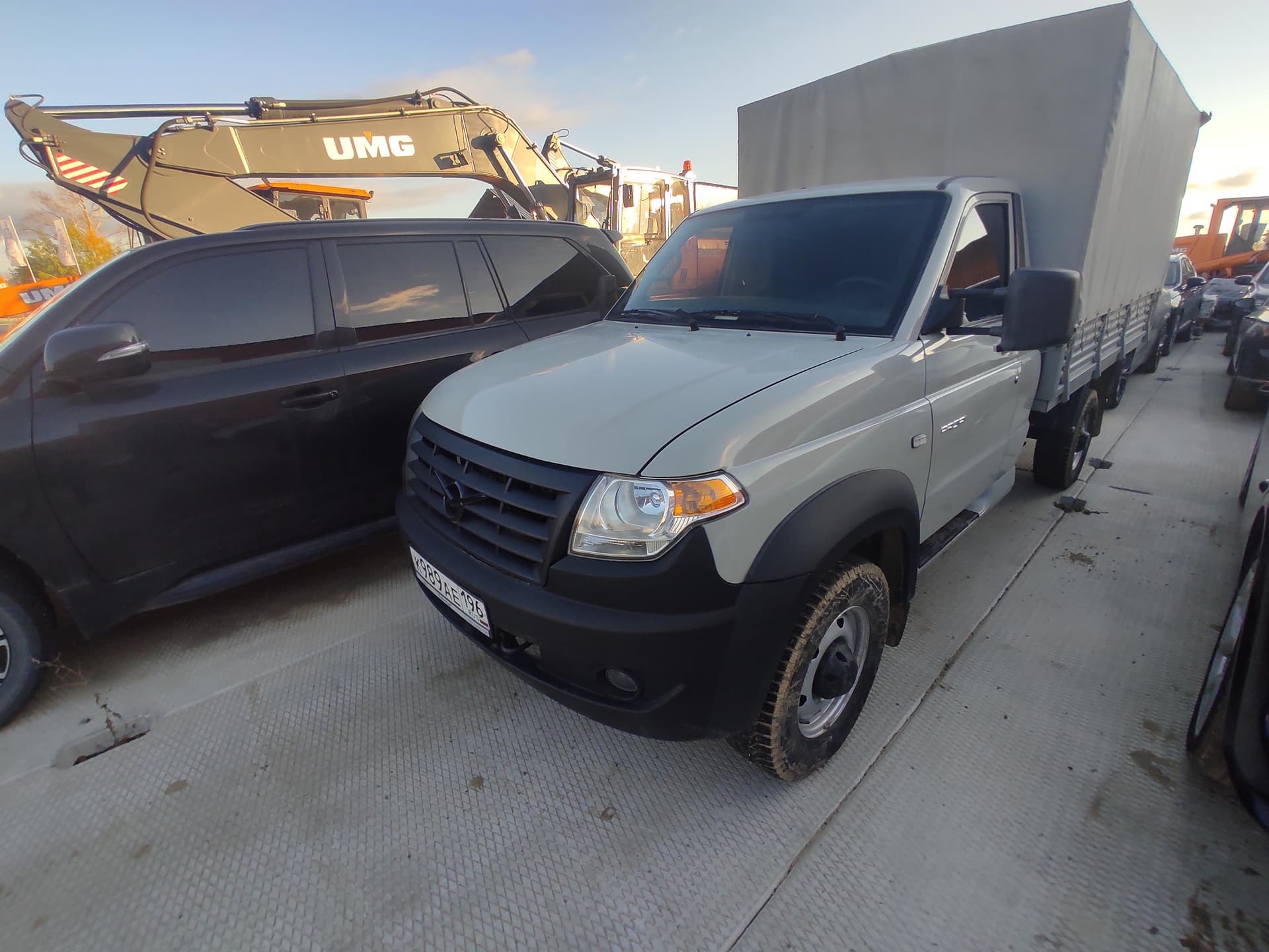 UAZ Profi - 1