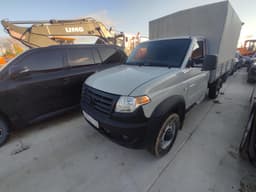 UAZ Profi - 1