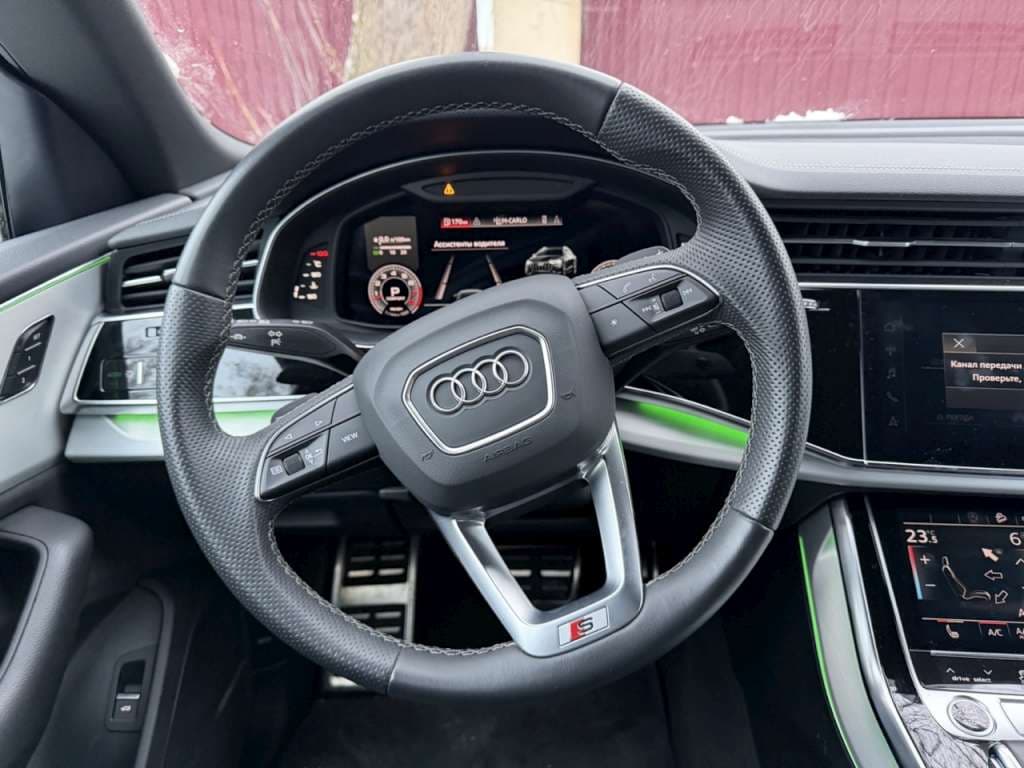 Audi Q8 - 5