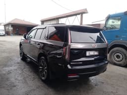 Cadillac Escalade - 4