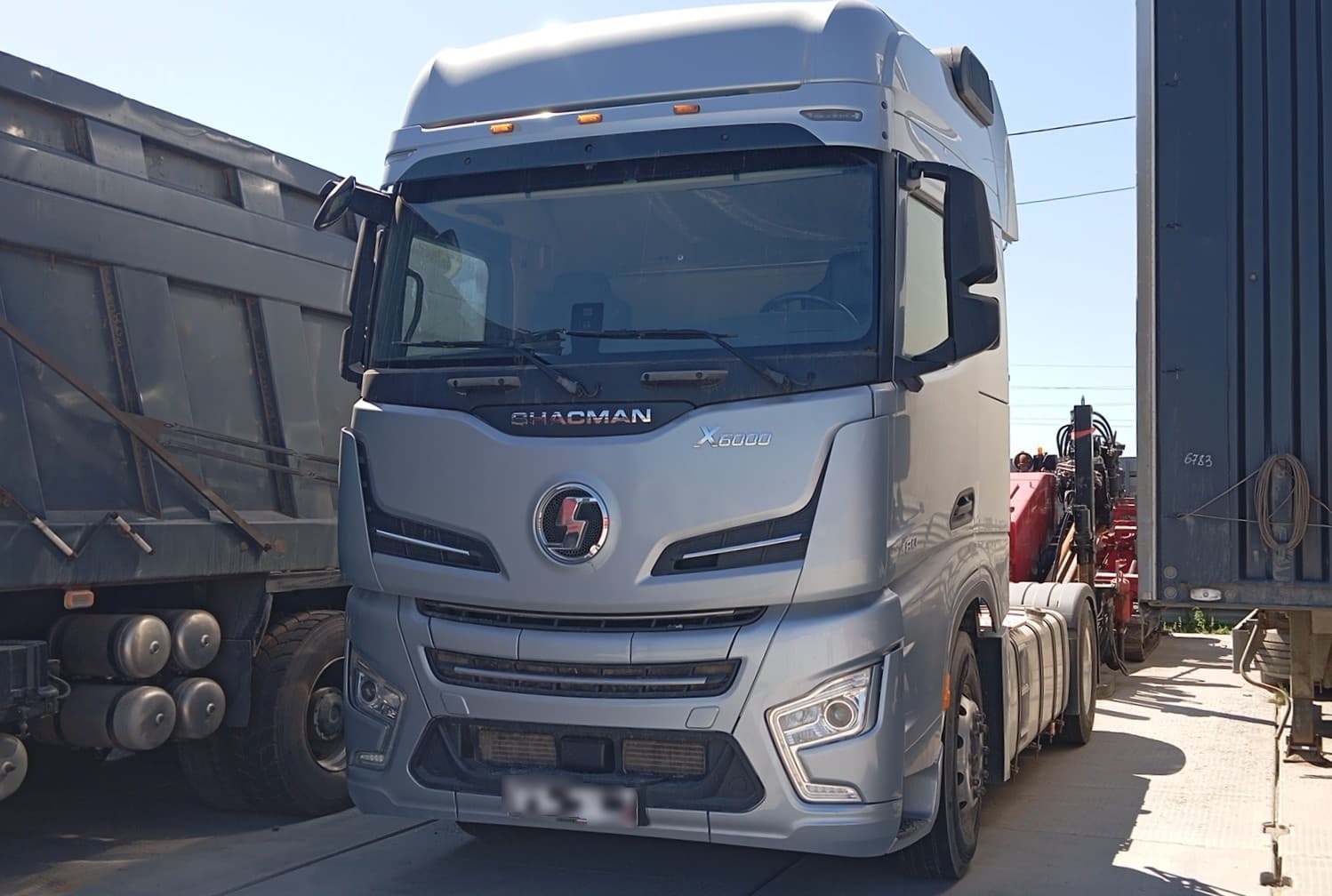 Shacman (Shaanxi) SX* 4x2 Седельный тягач - 1