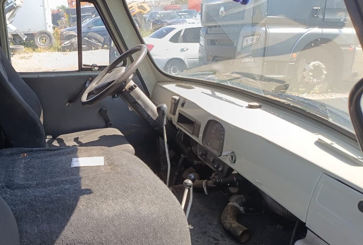 UAZ 3909* Грузопассажирский - 5