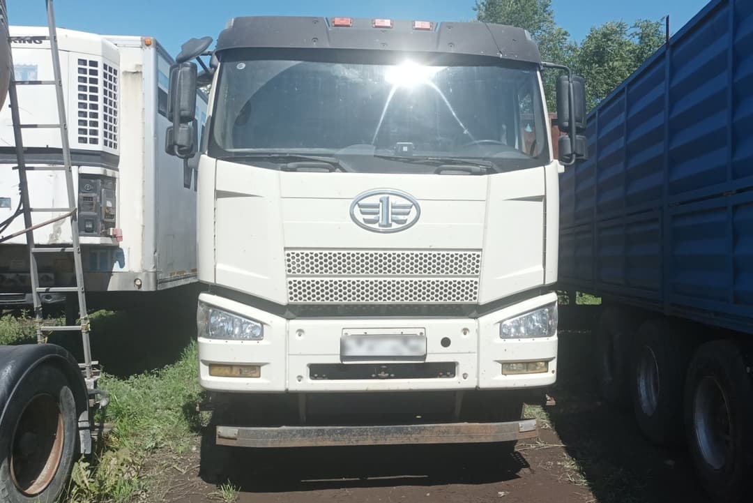 Автомастер 5589* на шасси FAW CA 3250 6x4 Зерновоз - 2