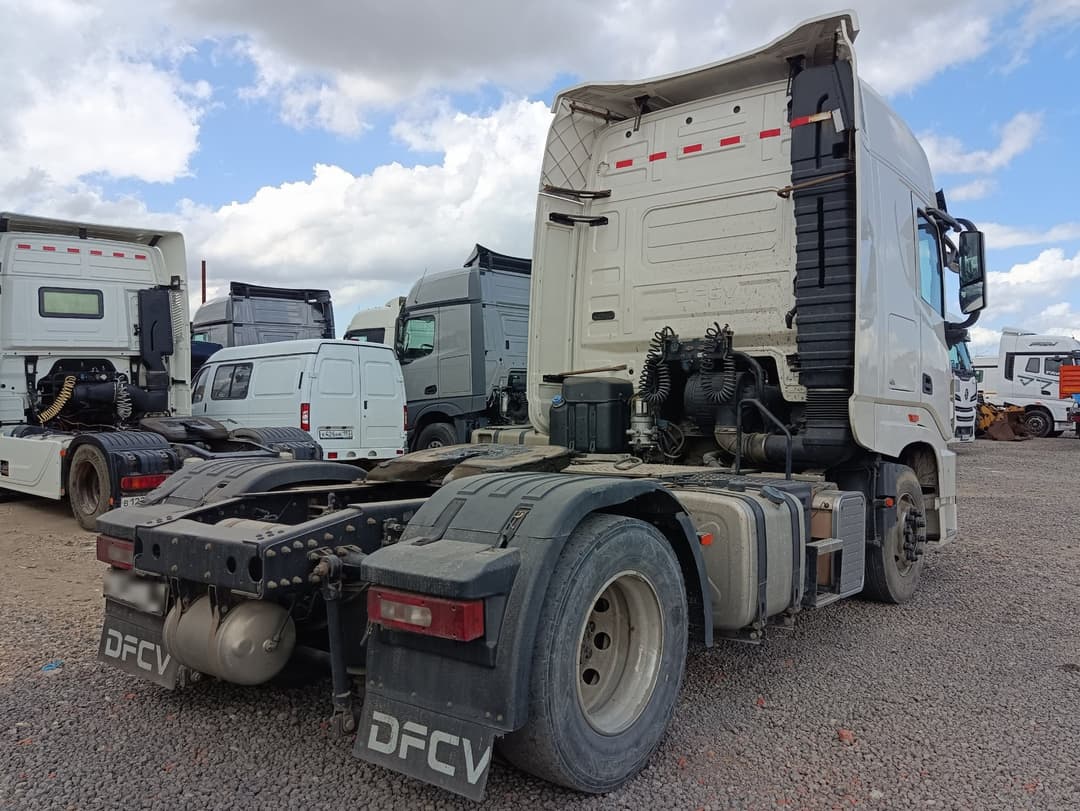 Dongfeng DFH 4x2 Седельный тягач - 3