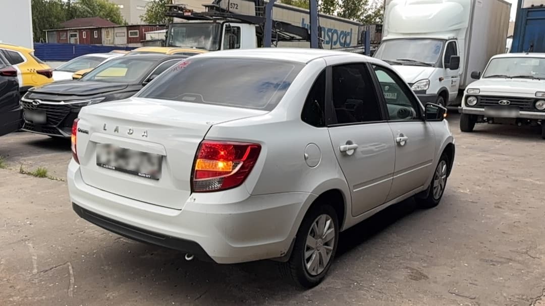 Lada Granta седан - 3