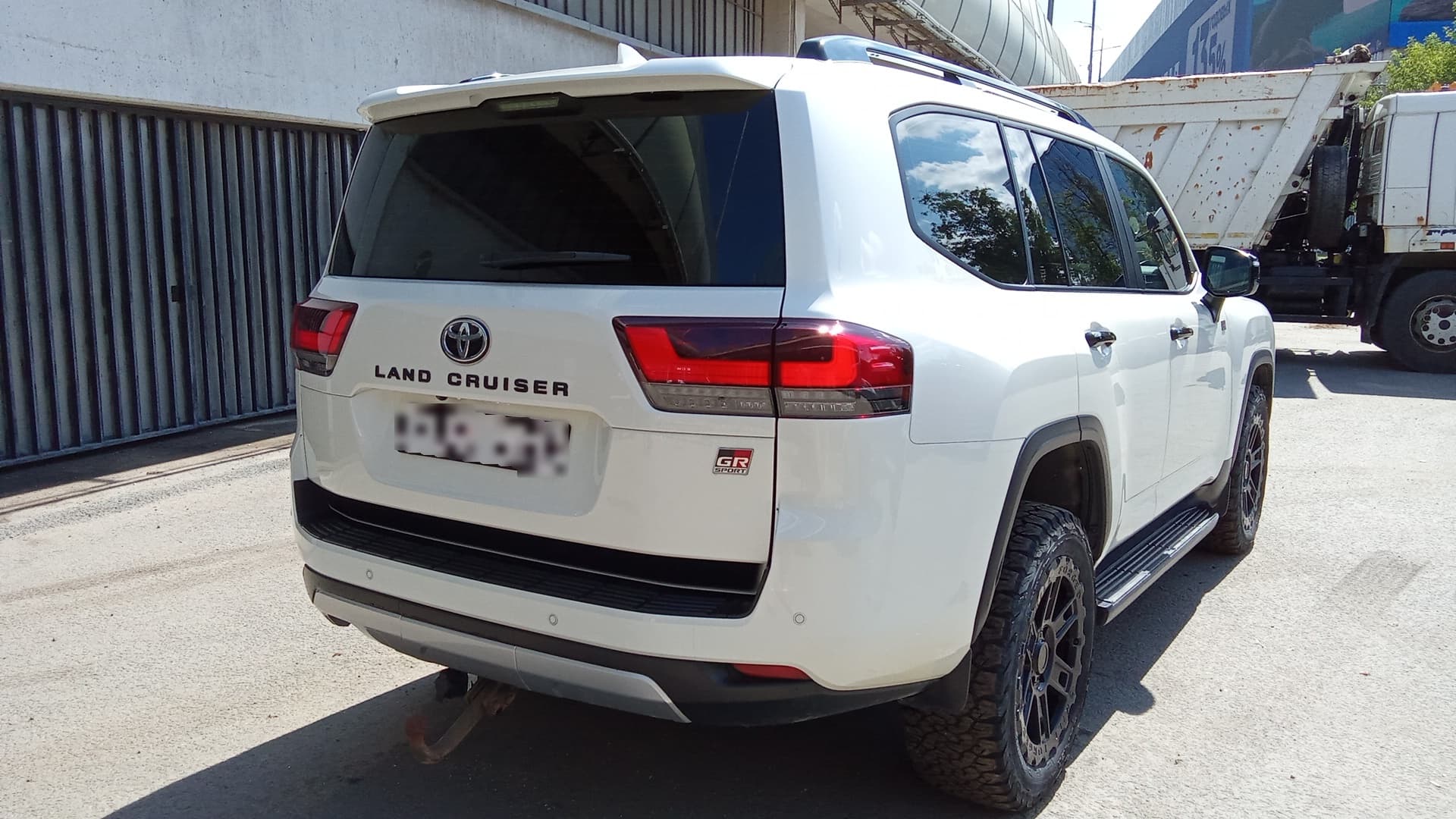Toyota Land Cruiser 300 - 3