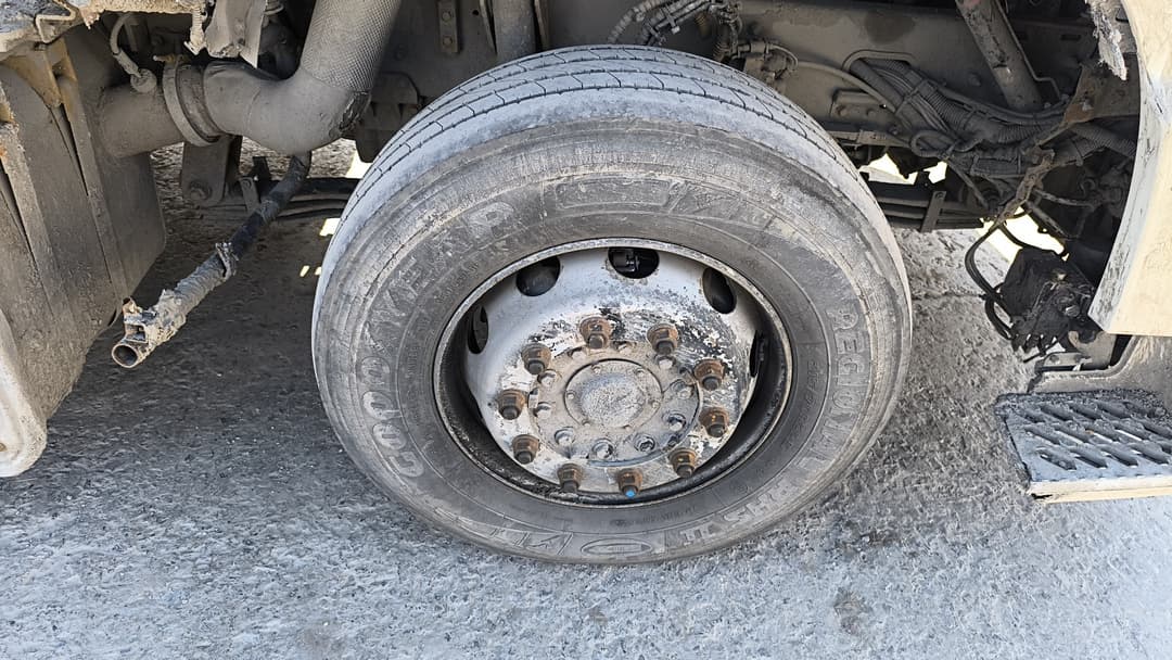 Dongfeng DFH 4x2 Седельный тягач - 10