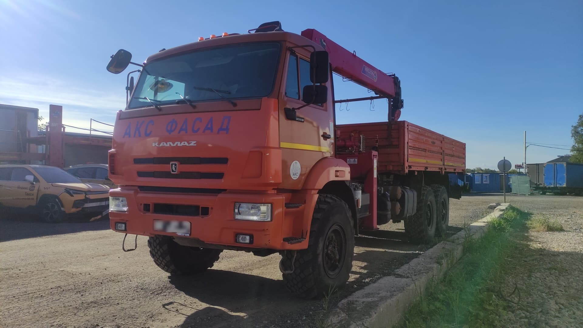 Кран Центр "Камаз" 659100 на шасси КамАЗ 43118 6x6 Бортовой с КМУ - 1