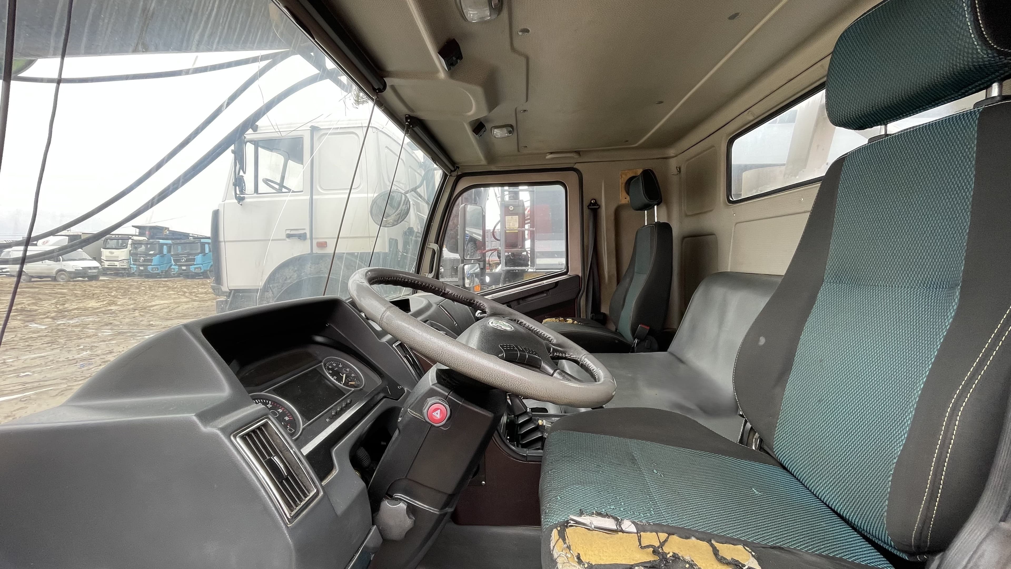 Zoomlion ZTC300 6x4 Автокран - 5