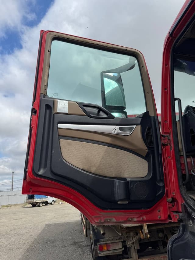 Howo T5G 8x4 Самосвал - 7
