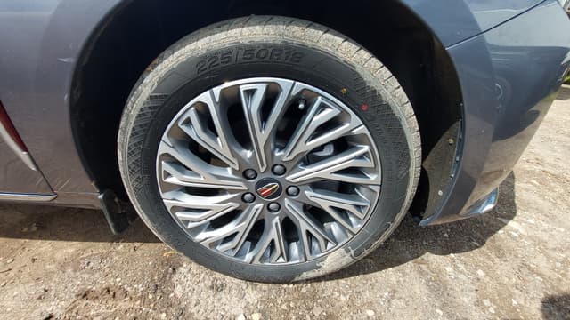 Hongqi H5 - 10