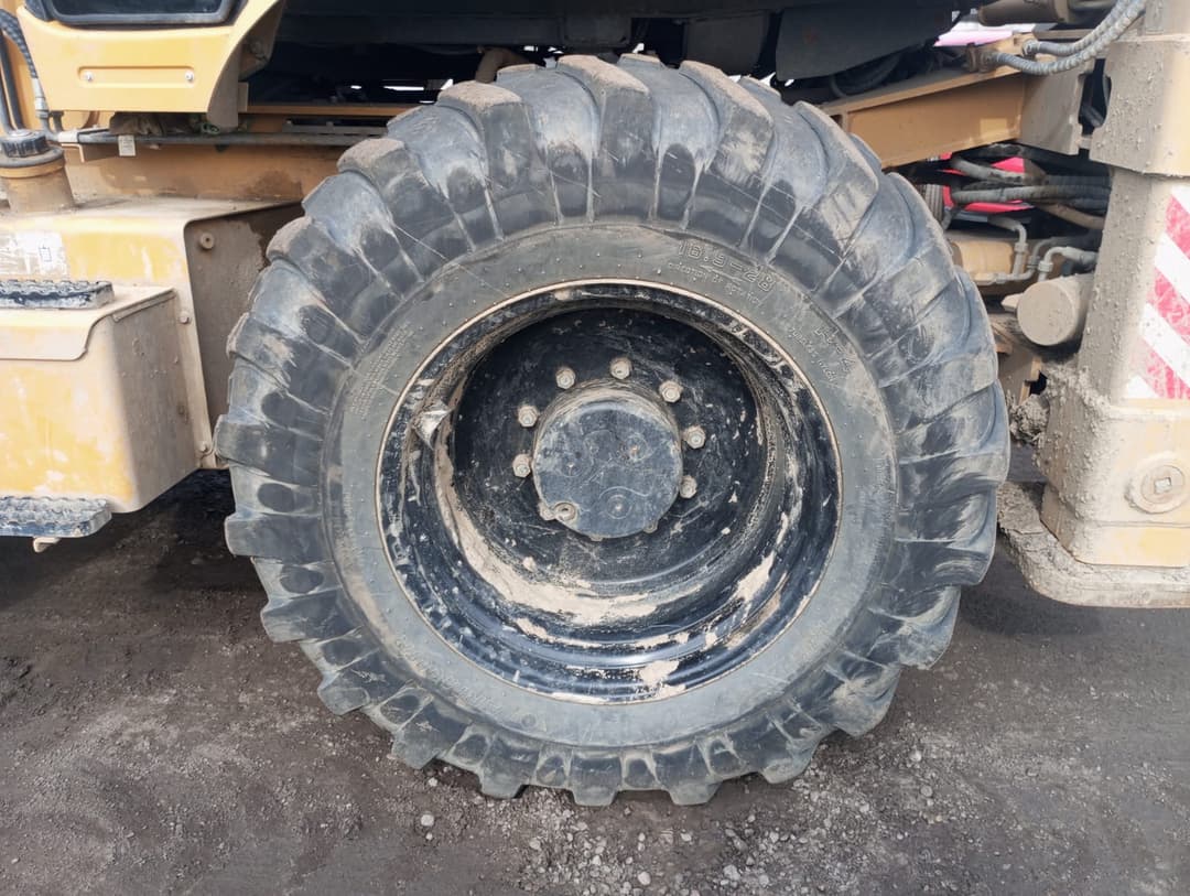 Shanmon 388 Экскаватор-погрузчик - 9