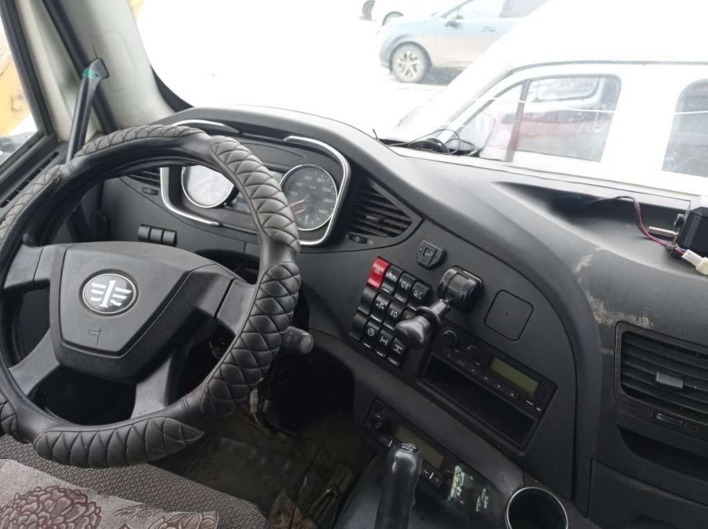 FAW CA 3310 8x4 Самосвал - 4