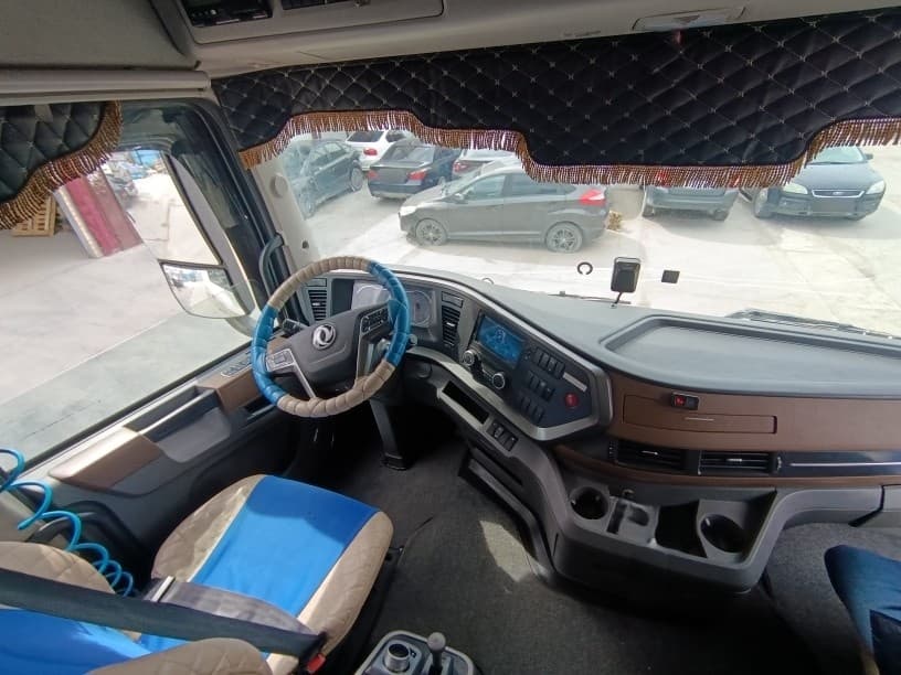 Dongfeng DFH 4x2 Седельный тягач - 5