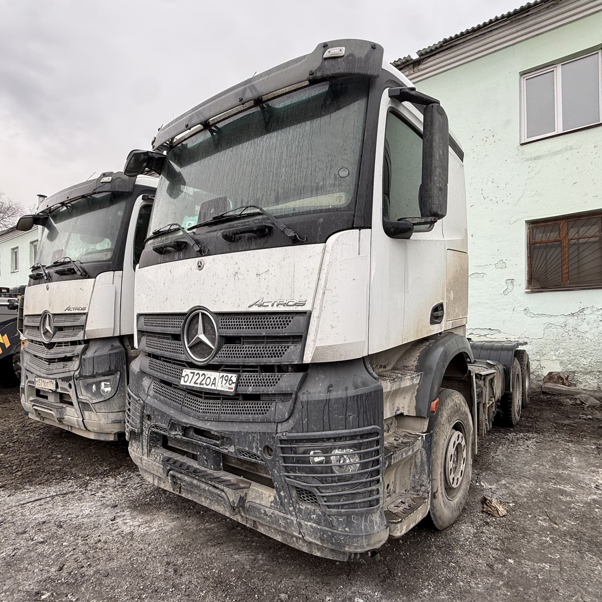 Mercedes-Benz Actros 6x4 Седельный тягач - 1