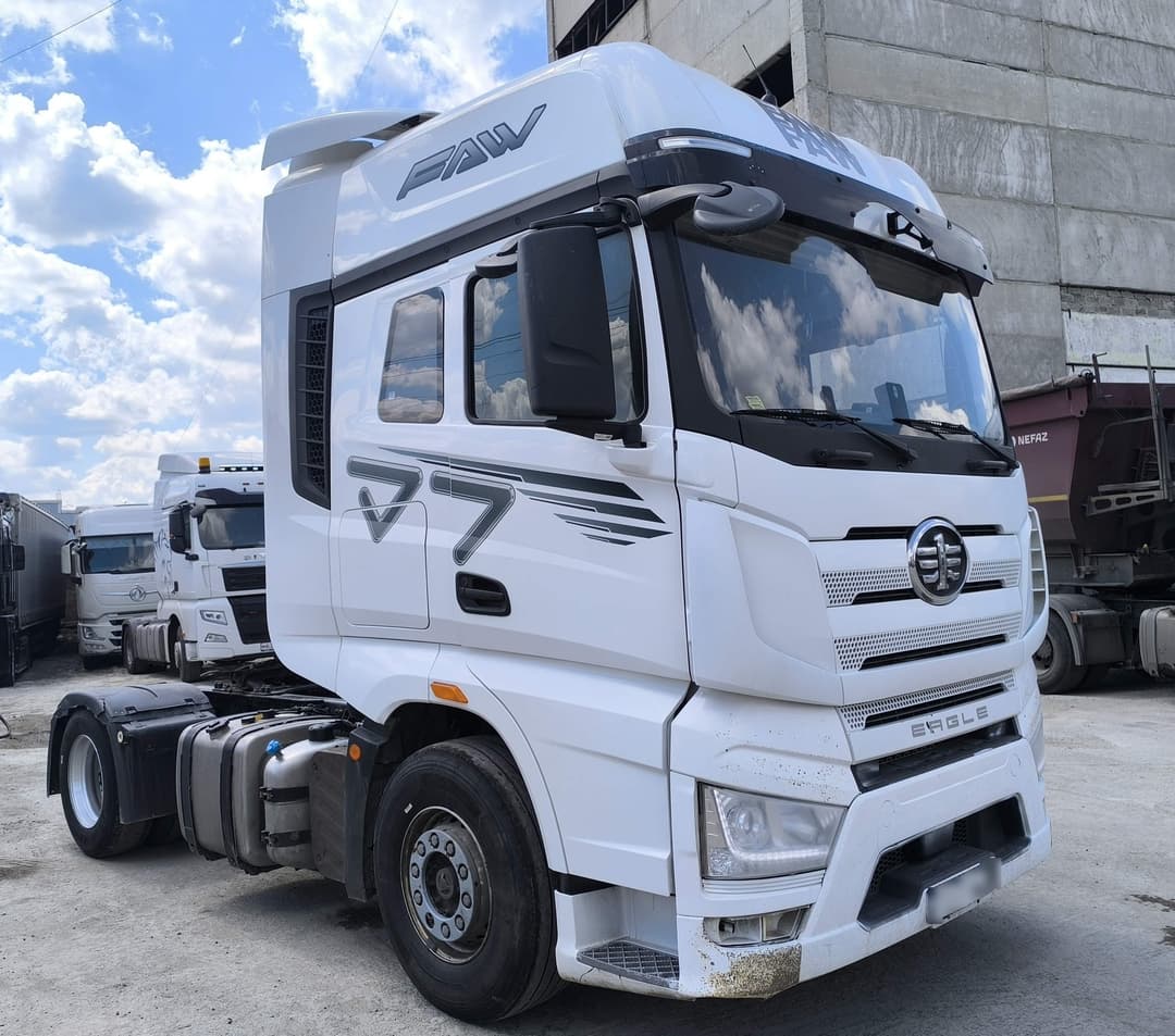 FAW J7 4x2 Седельный тягач - 2