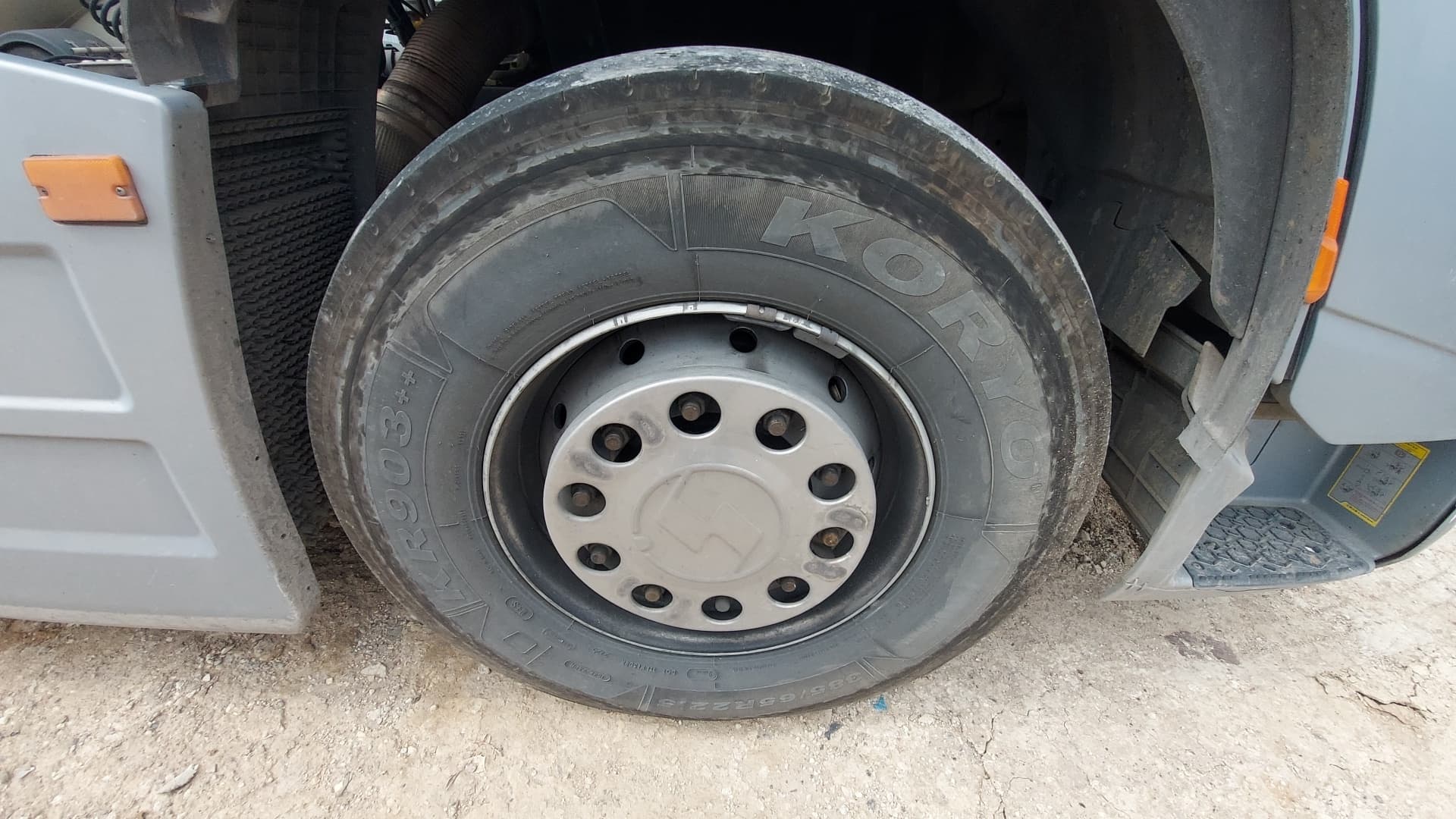 Shacman (Shaanxi) SX* 4x2 Седельный тягач - 8