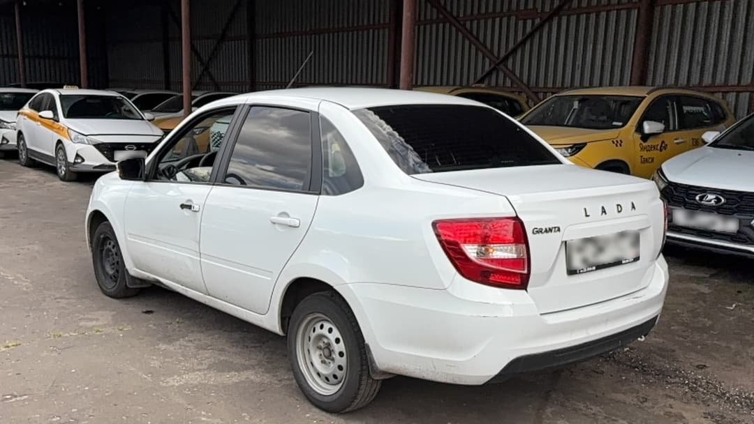 Lada Granta седан - 4