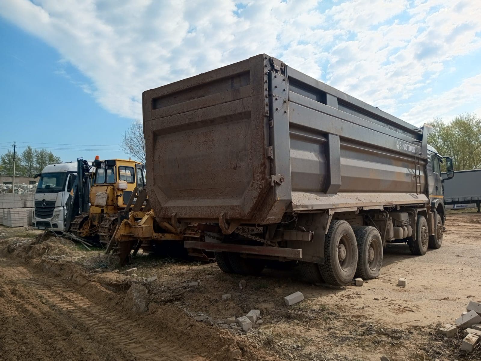Howo T5G 8x4 Самосвал - 3