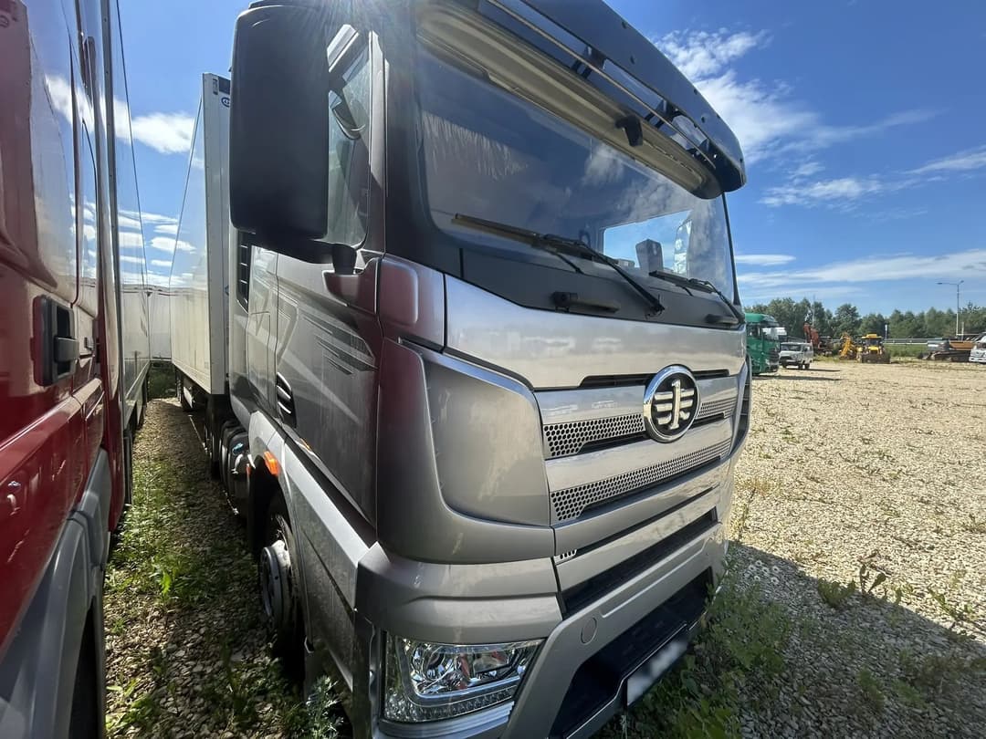 FAW J7 4x2 Седельный тягач - 2