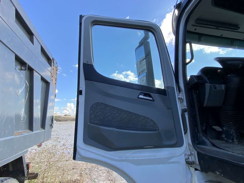 Beiben ND3250 6x4 Седельный тягач - 7