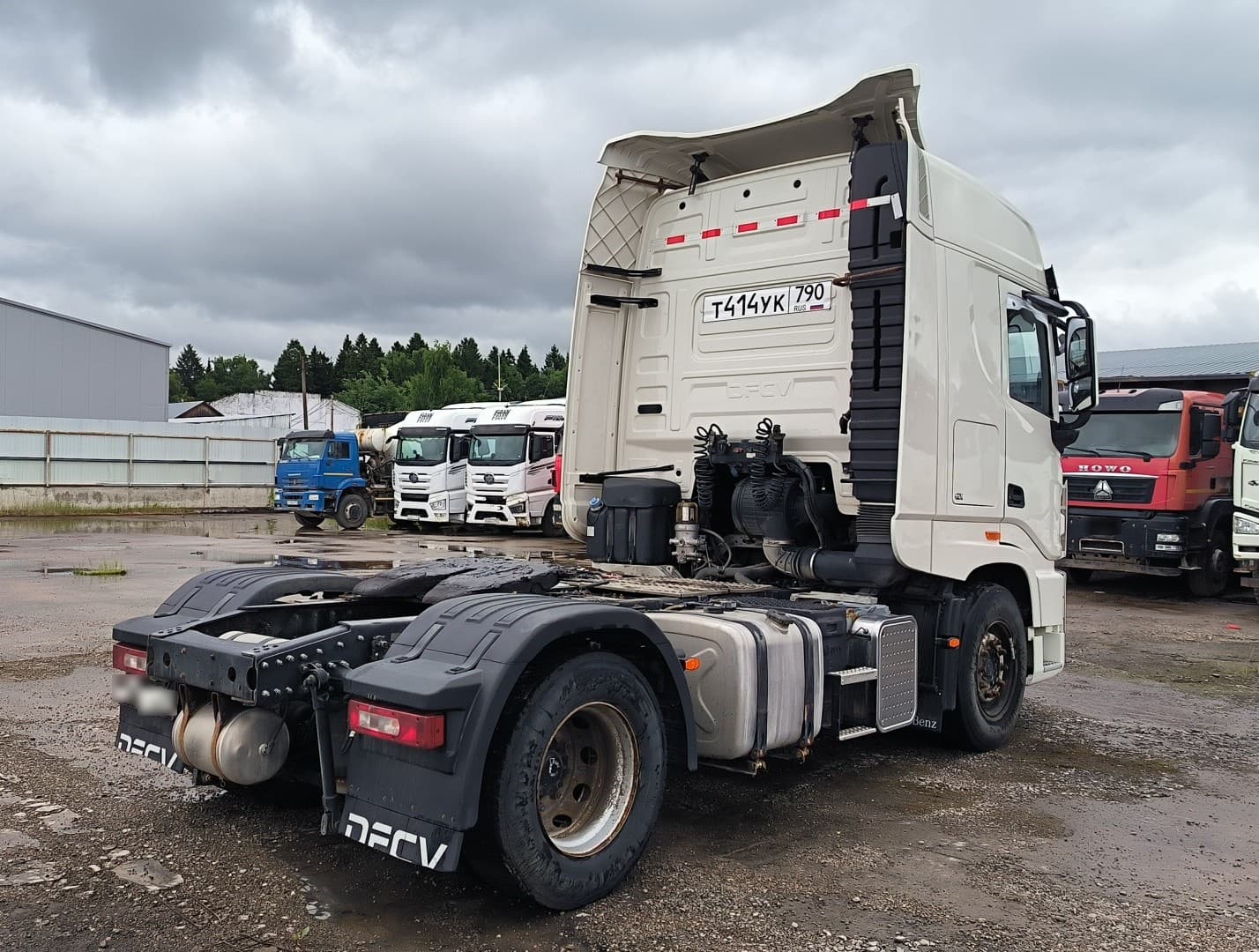 Dongfeng DFH 4x2 Седельный тягач - 3