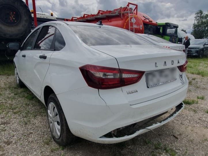 Lada Vesta седан - 4