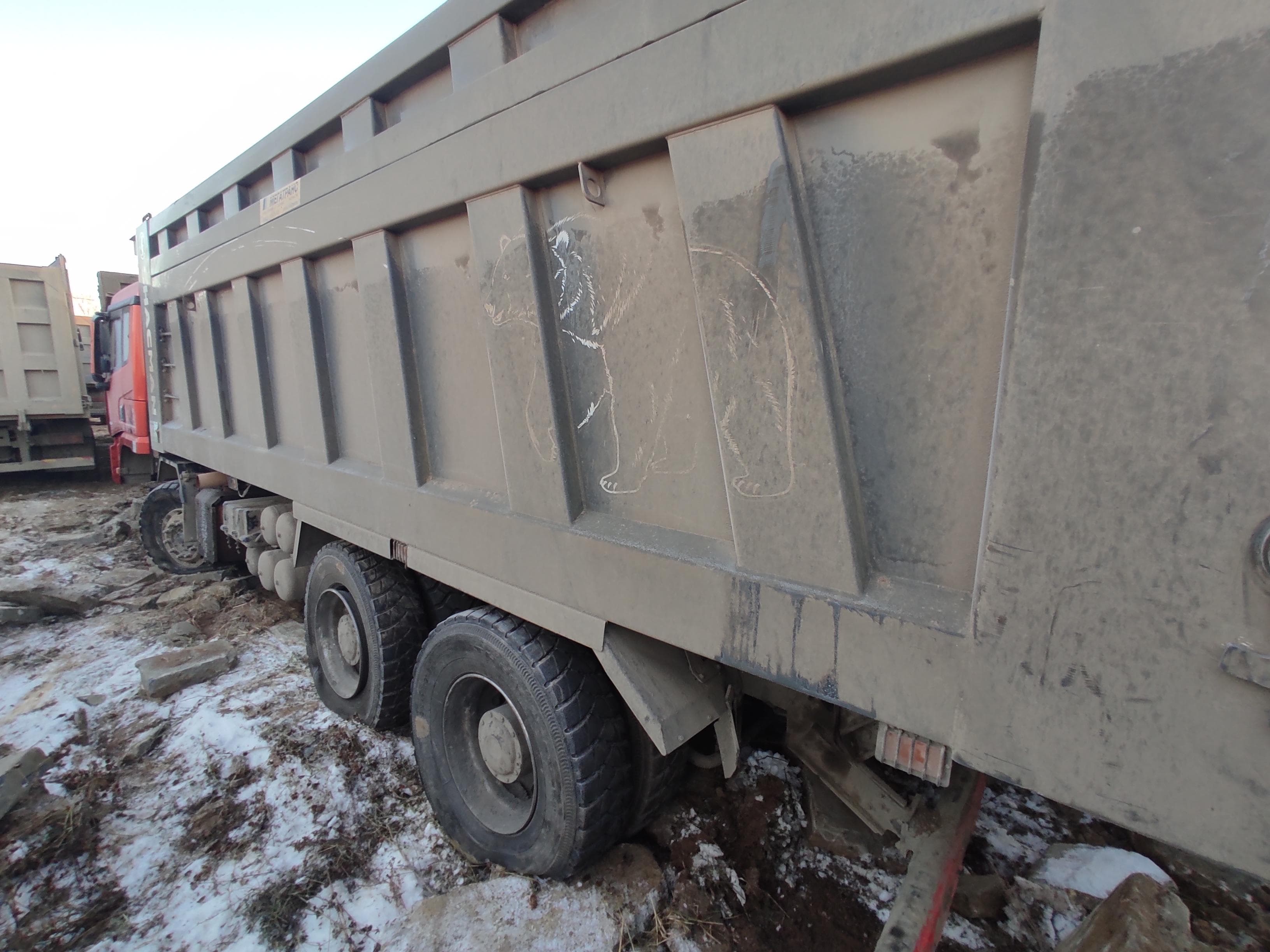 Shacman (Shaanxi) SX* 8x4 Самосвал - 3