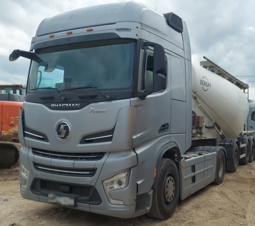 Shacman (Shaanxi) SX* 4x2 Седельный тягач - 1