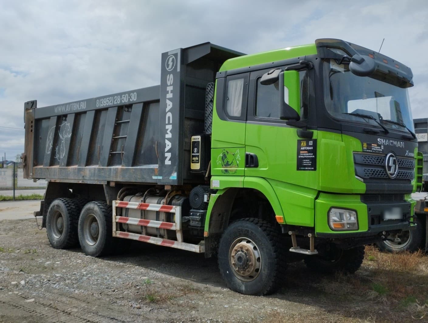 Shacman (Shaanxi) SX* 6x6 Самосвал - 2