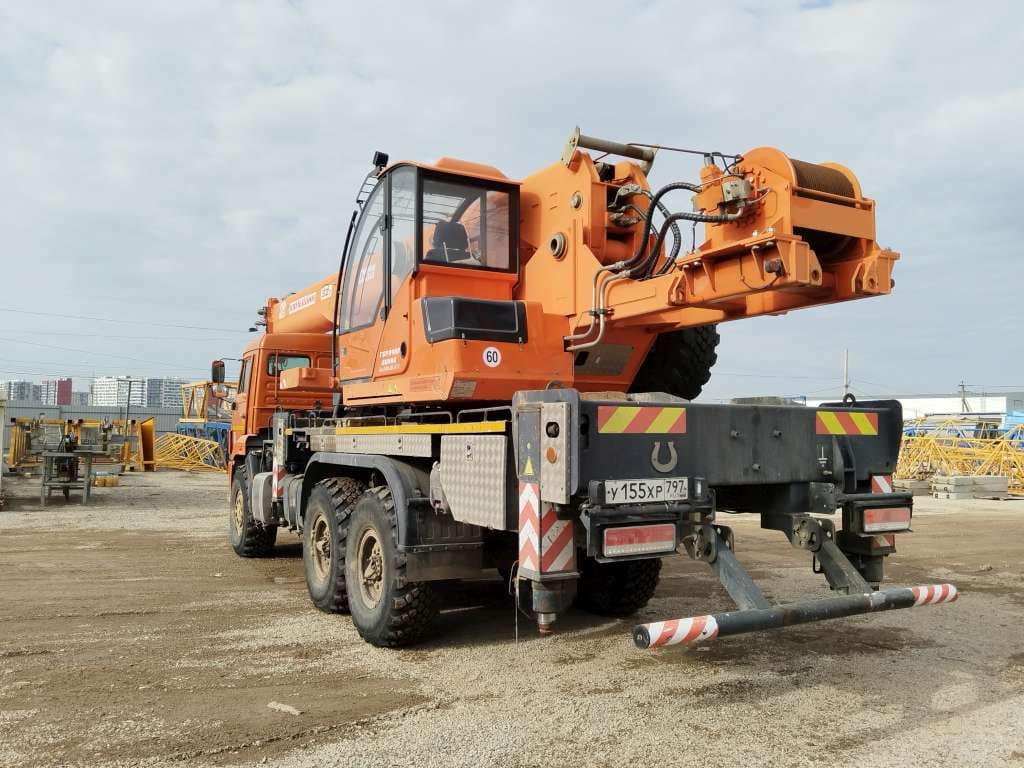 Камышинский Крановый Завод (Ккз) КС-55729 на шасси КамАЗ 43118 6x6 Автокран - 3