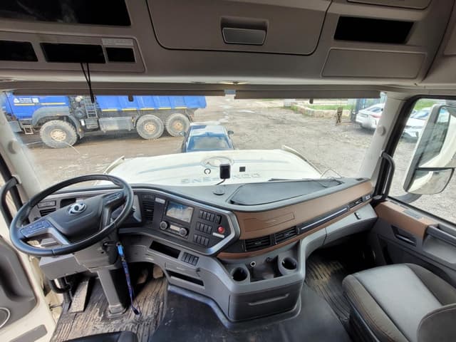Dongfeng DFH 4x2 Седельный тягач - 5