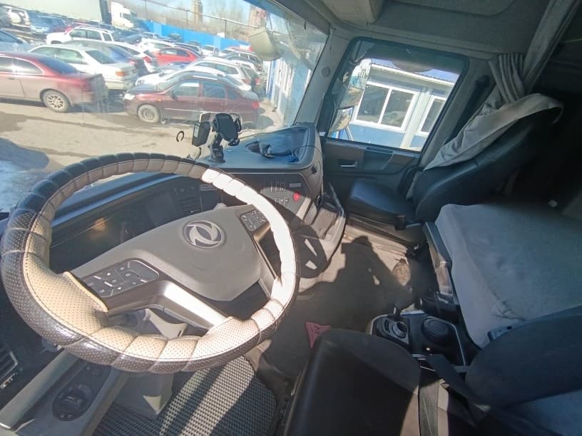 Dongfeng DFH 4x2 Седельный тягач - 5