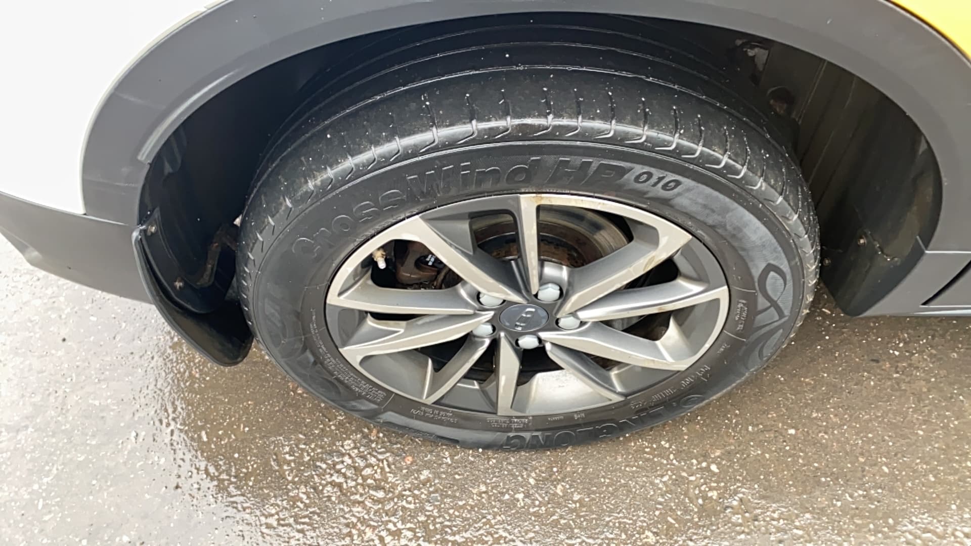 Geely Coolray - 10