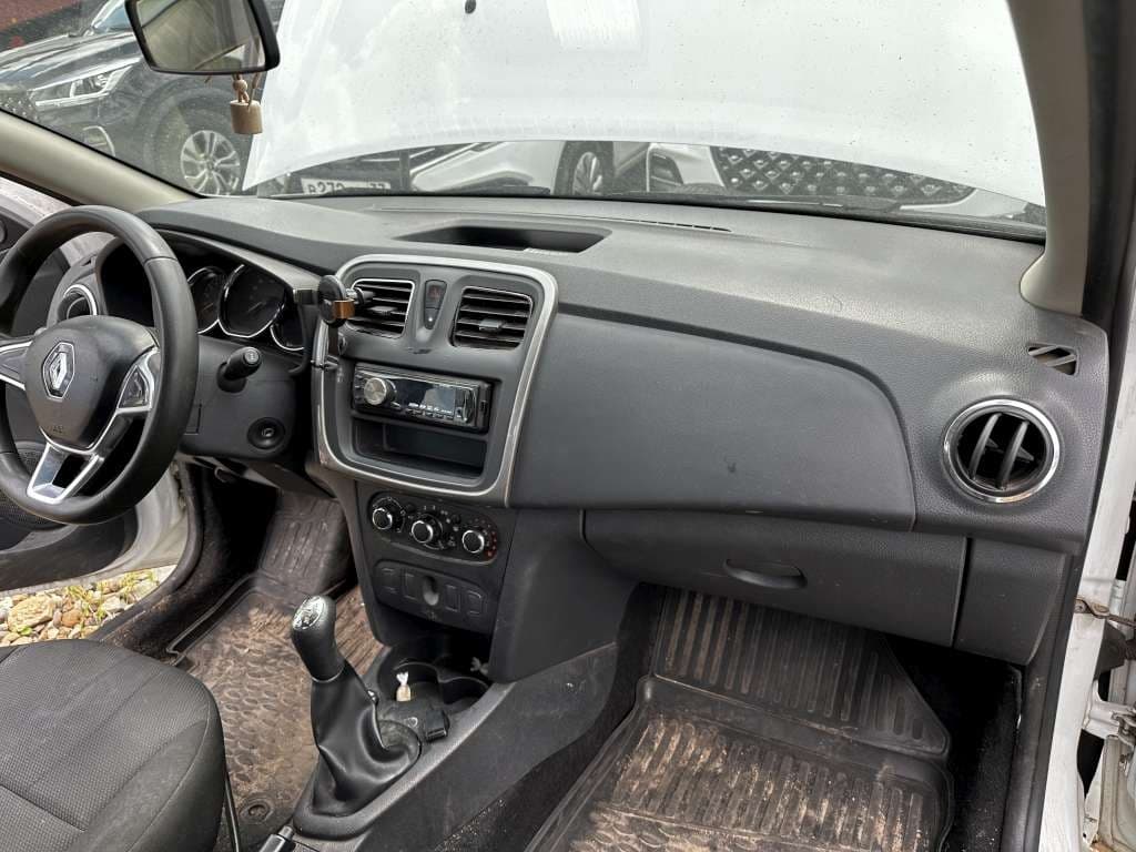 Renault Logan II - 6