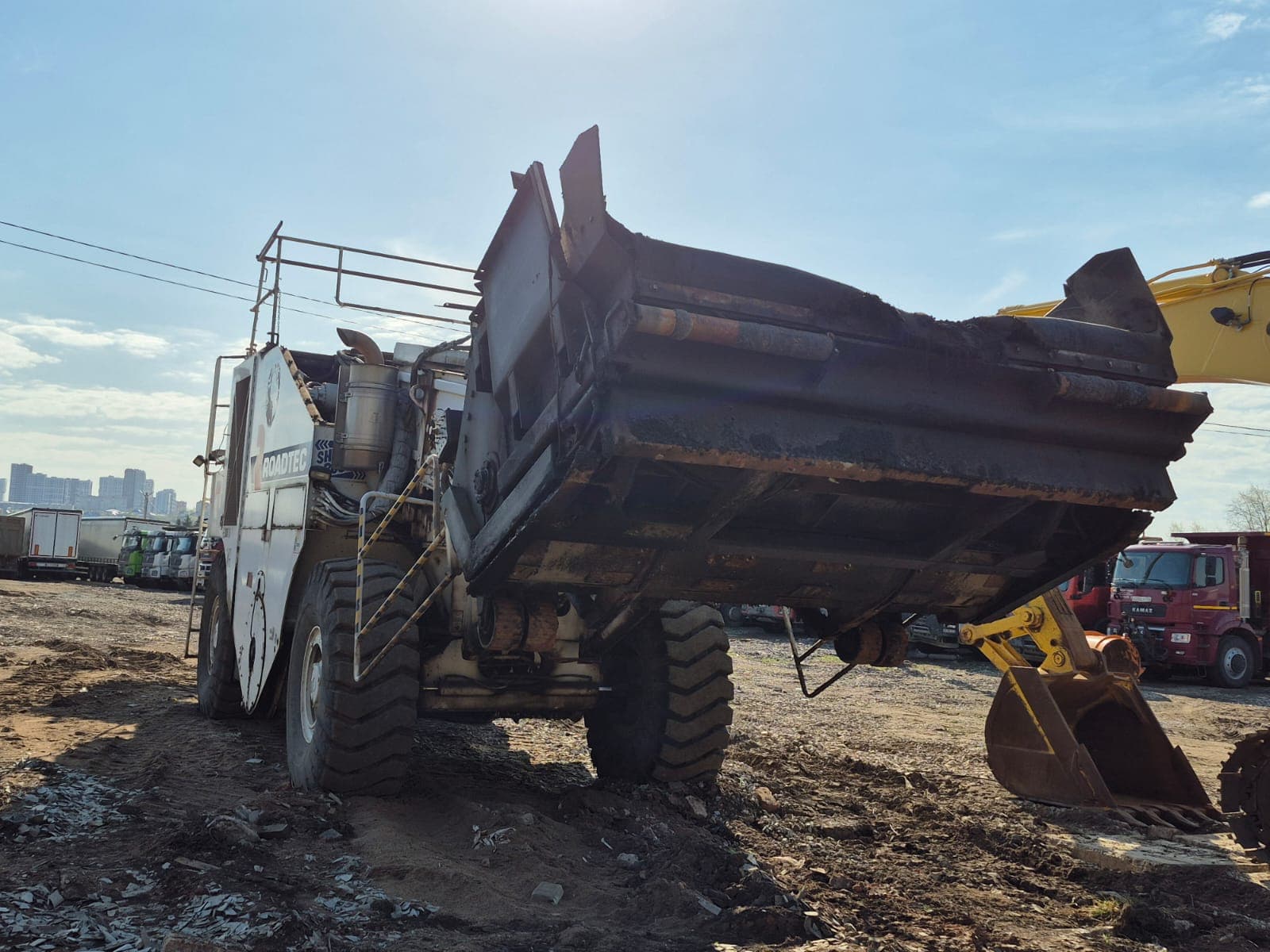 Shuttle Buggy SB-2500E Перегружатель асфальта - 2