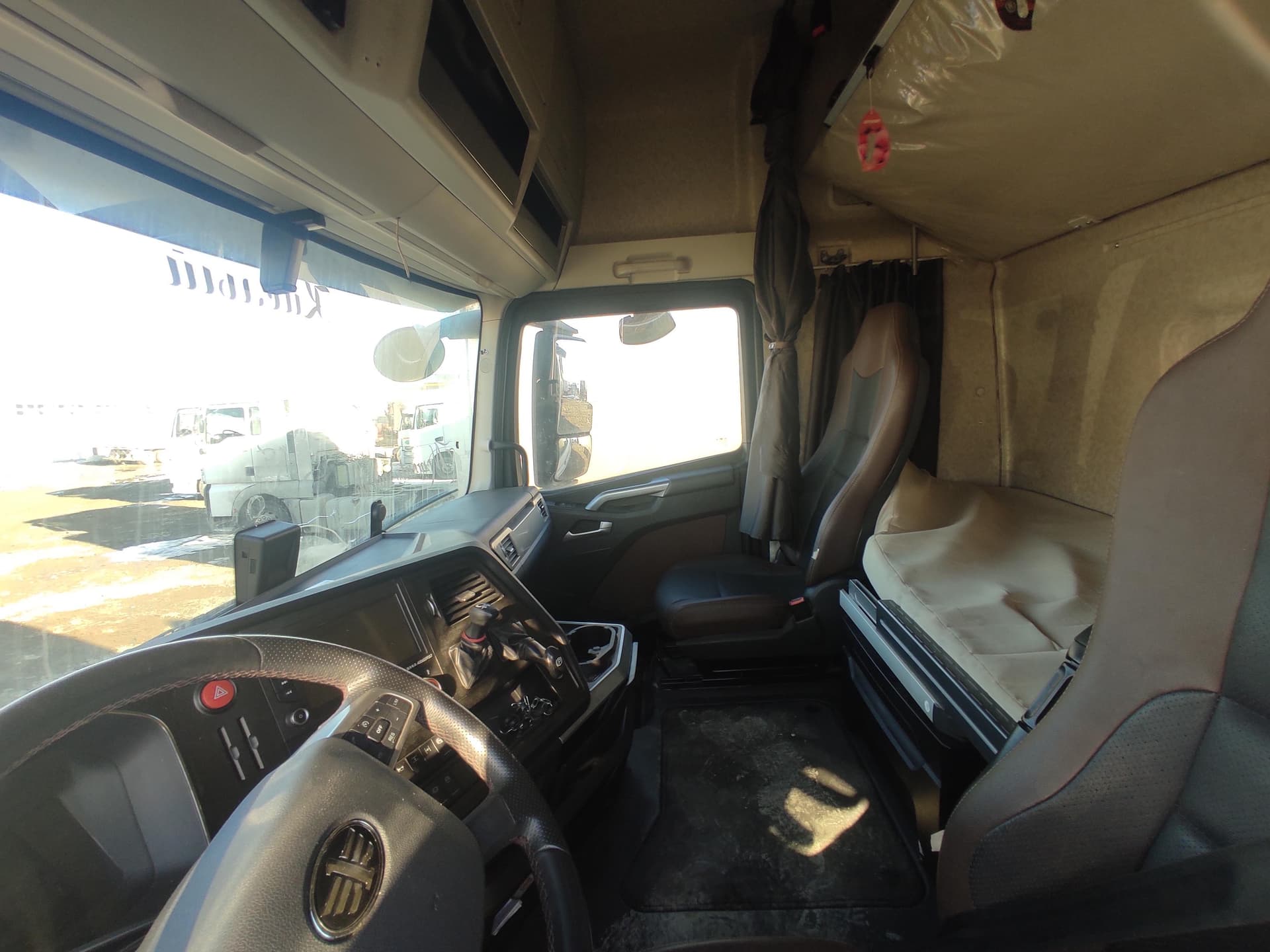 FAW CA 4250 6X4 Седельный тягач - 6