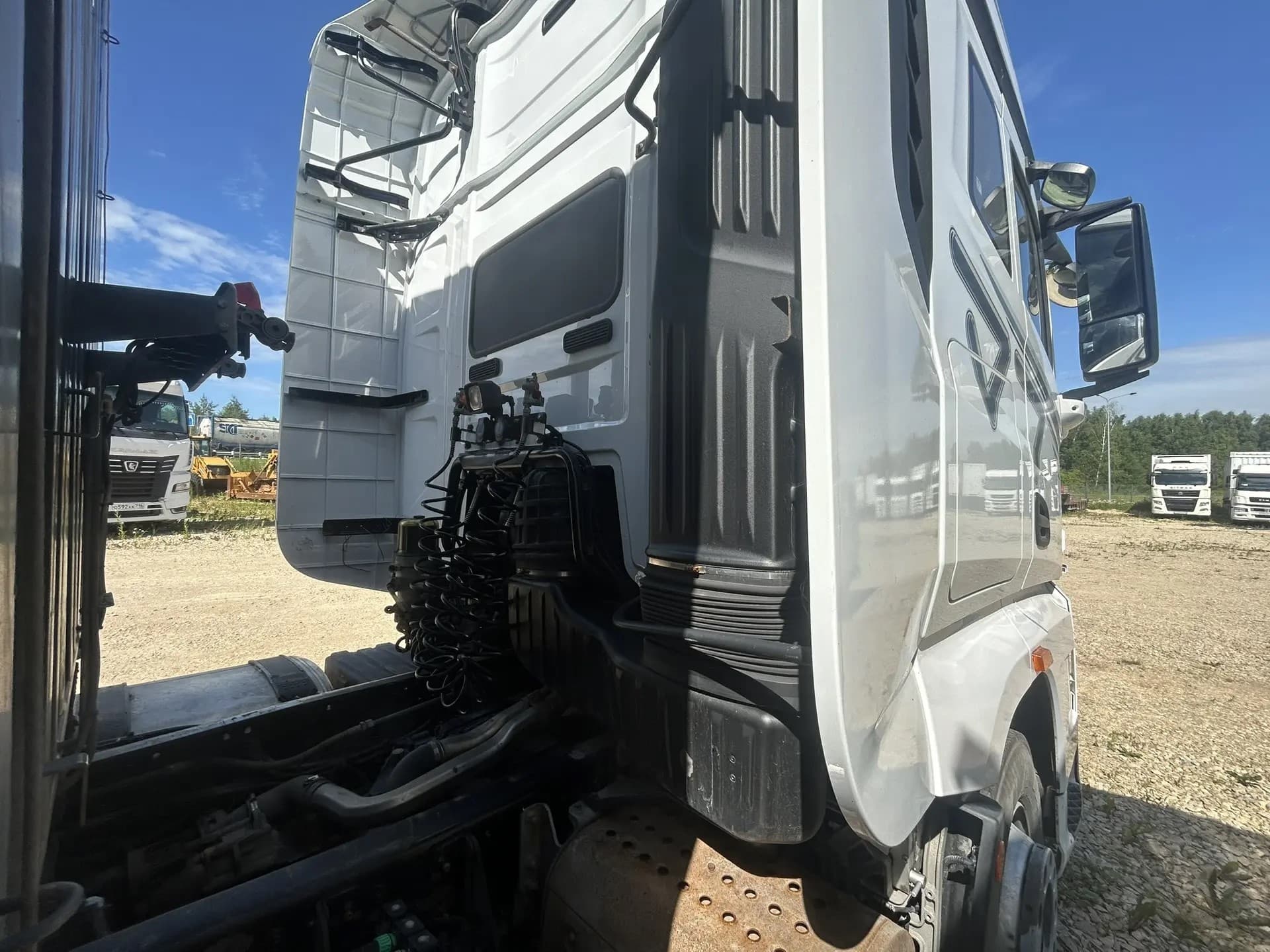 FAW J7 4x2 Седельный тягач - 3