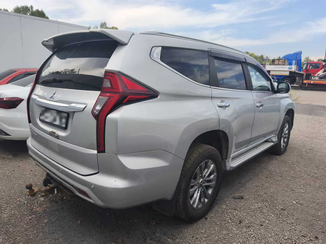 Mitsubishi Pajero Sport - 3